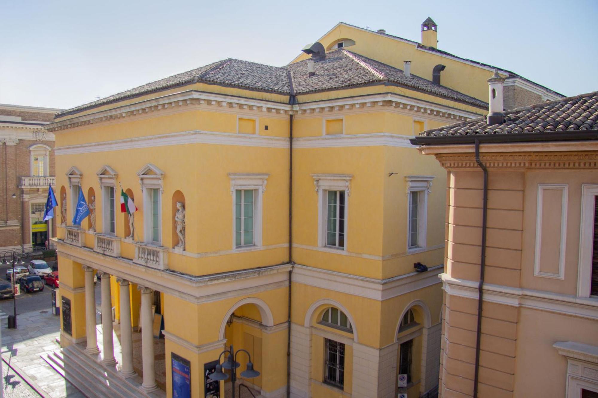 La Maison Du Theatre 拉文纳 外观 照片